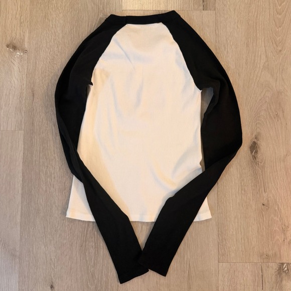 John Galt Brandy Melville 44 Graphic Baseball Raglan Ribbed Tee Black White - Picture 4 of 5